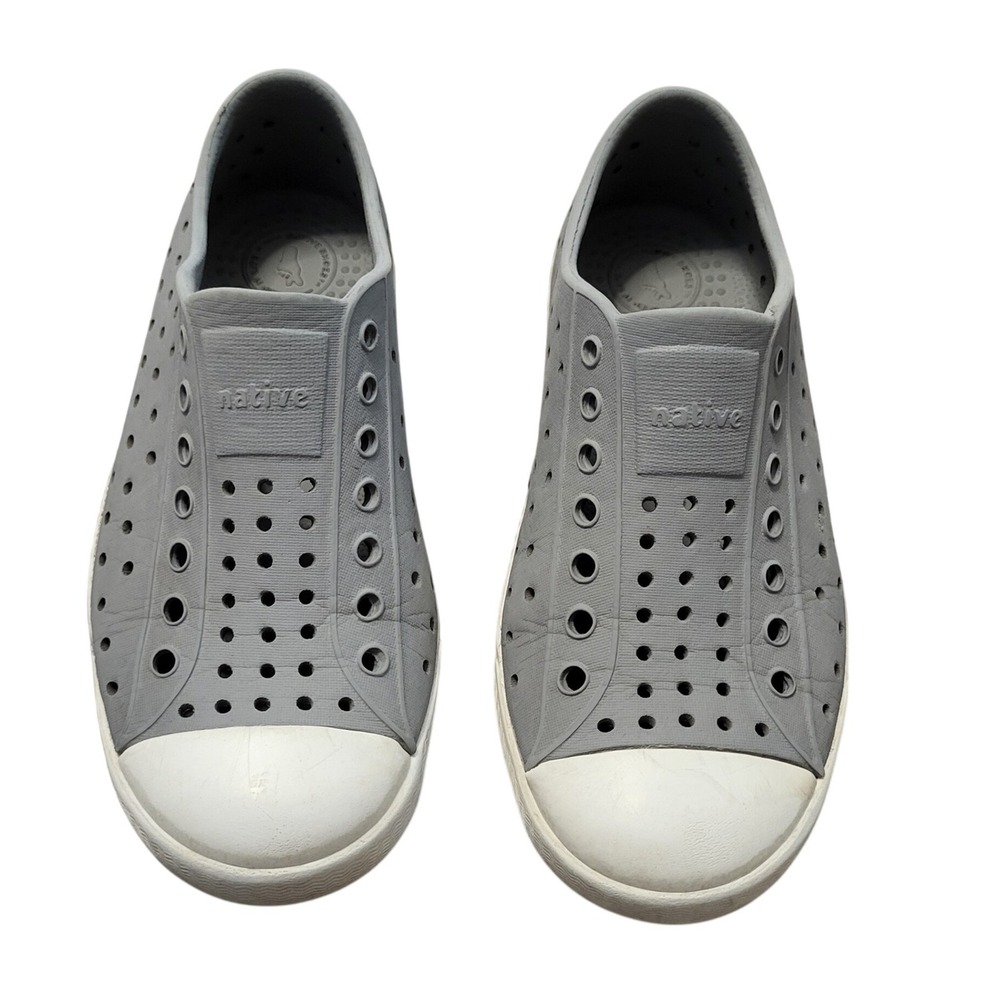 Native Jefferson Kids Gray White Slip On Water Shoes Sneakers Casual SIze J1